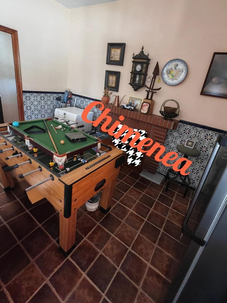 5 bedroom Villa for sale in Don Benito with pool - € 350,000 (Ref: 9896216)