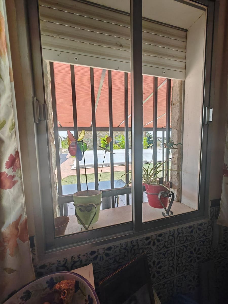 5 bedroom Villa for sale in Don Benito with pool - € 350,000 (Ref: 9896216)