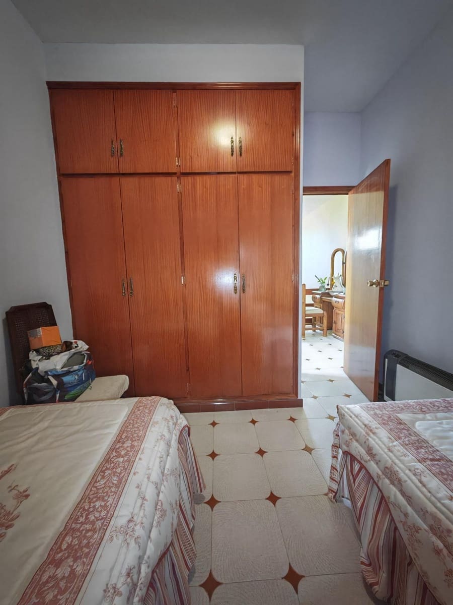 5 bedroom Villa for sale in Don Benito with pool - € 350,000 (Ref: 9896216)