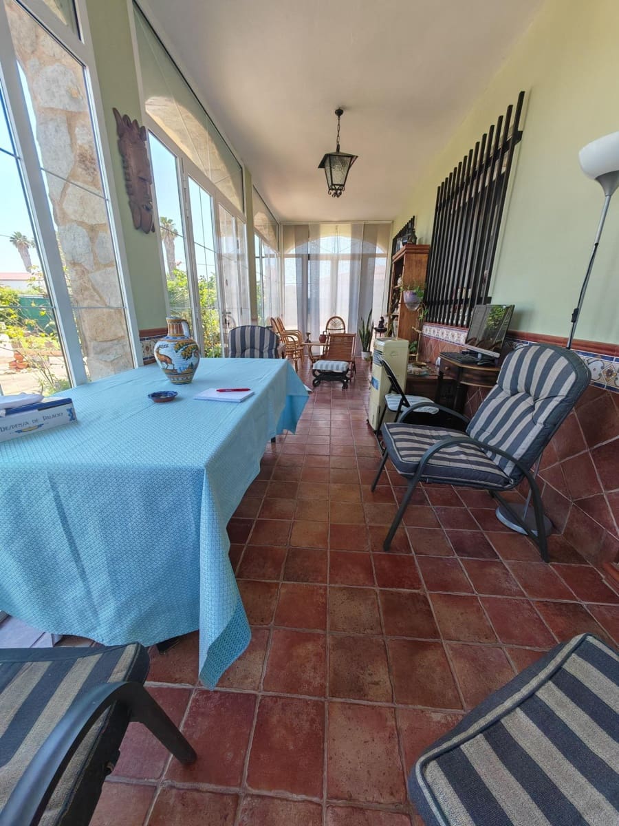 5 bedroom Villa for sale in Don Benito with pool - € 350,000 (Ref: 9896216)
