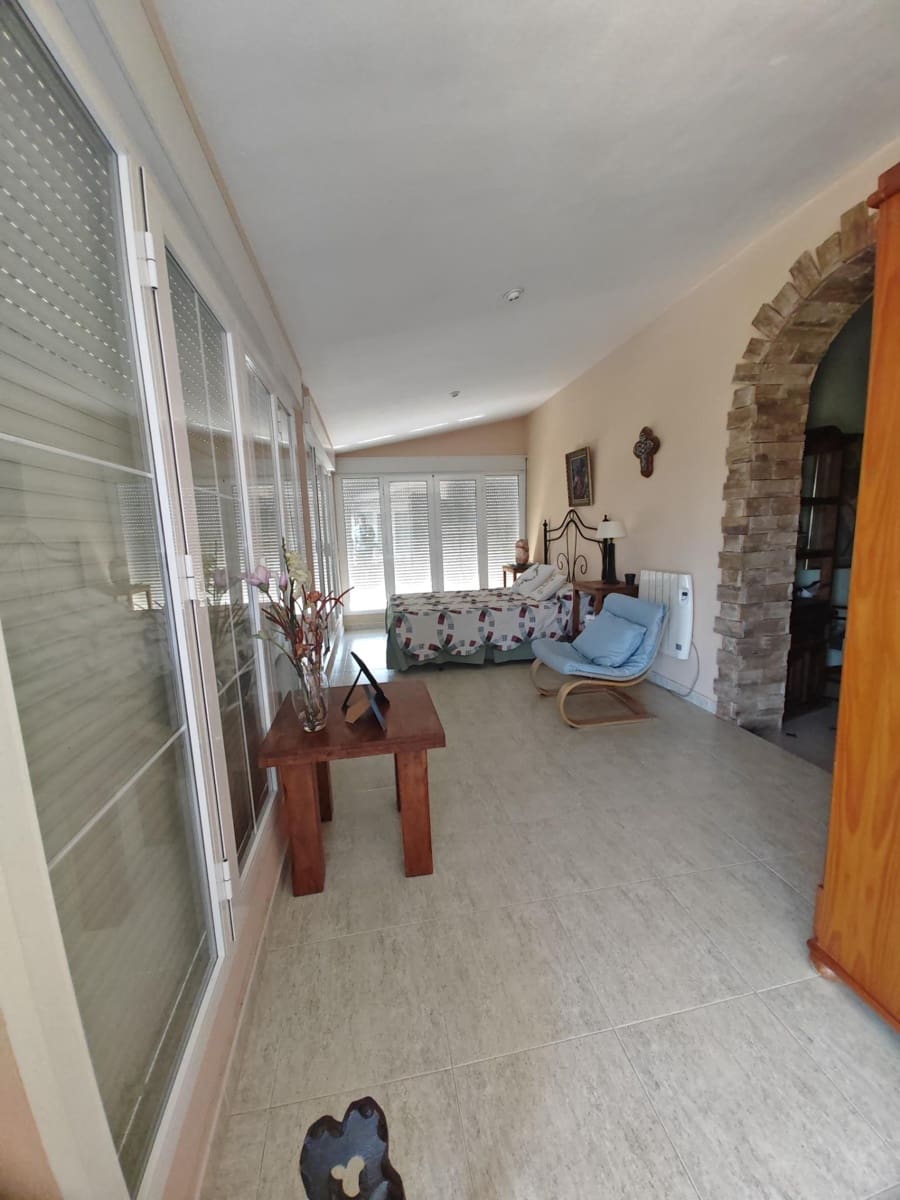 5 bedroom Villa for sale in Don Benito with pool - € 350,000 (Ref: 9896216)