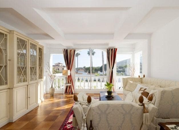 8 camera da letto Villa in vendita in La Linea de la Concepcion con piscina garage - 1.200.000 € (Rif: 9899015)