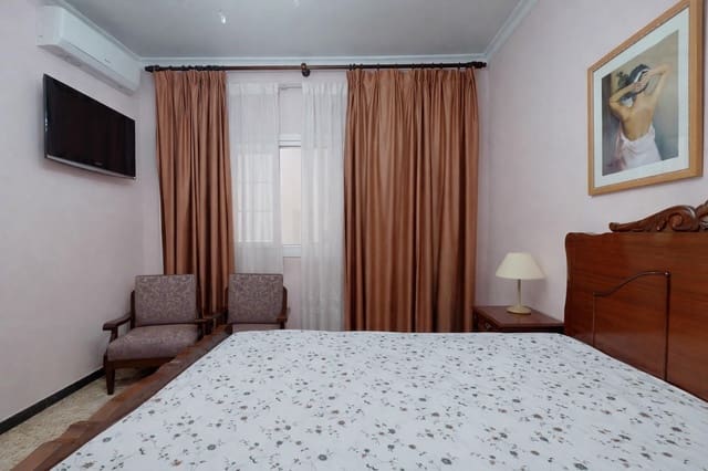 5 bedroom Villa for sale in Tamaraceite, Las Palmas de Gran Canaria - € 325,000 (Ref: 9899017)