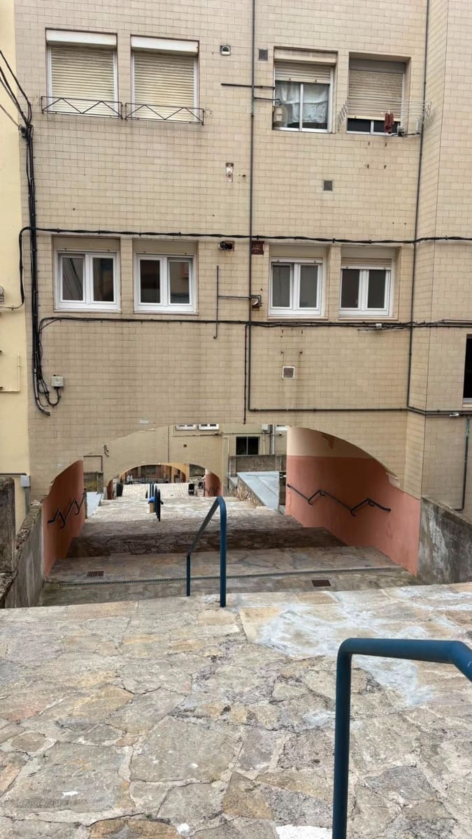 2 bedroom Flat for sale in Santander with garage - € 289,000 (Ref: 9899018)