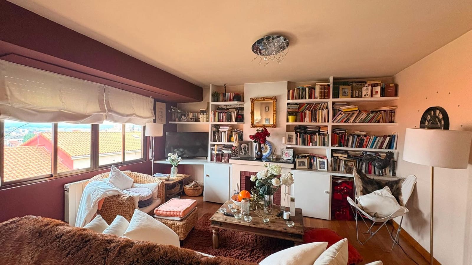 2 bedroom Flat for sale in Santander with garage - € 289,000 (Ref: 9899018)