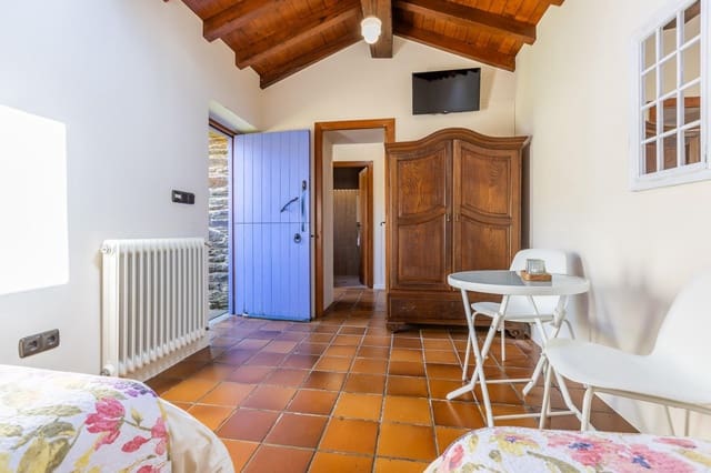 3 bedroom Villa for sale in O Pino with pool garage - € 550,000 (Ref: 9899020)