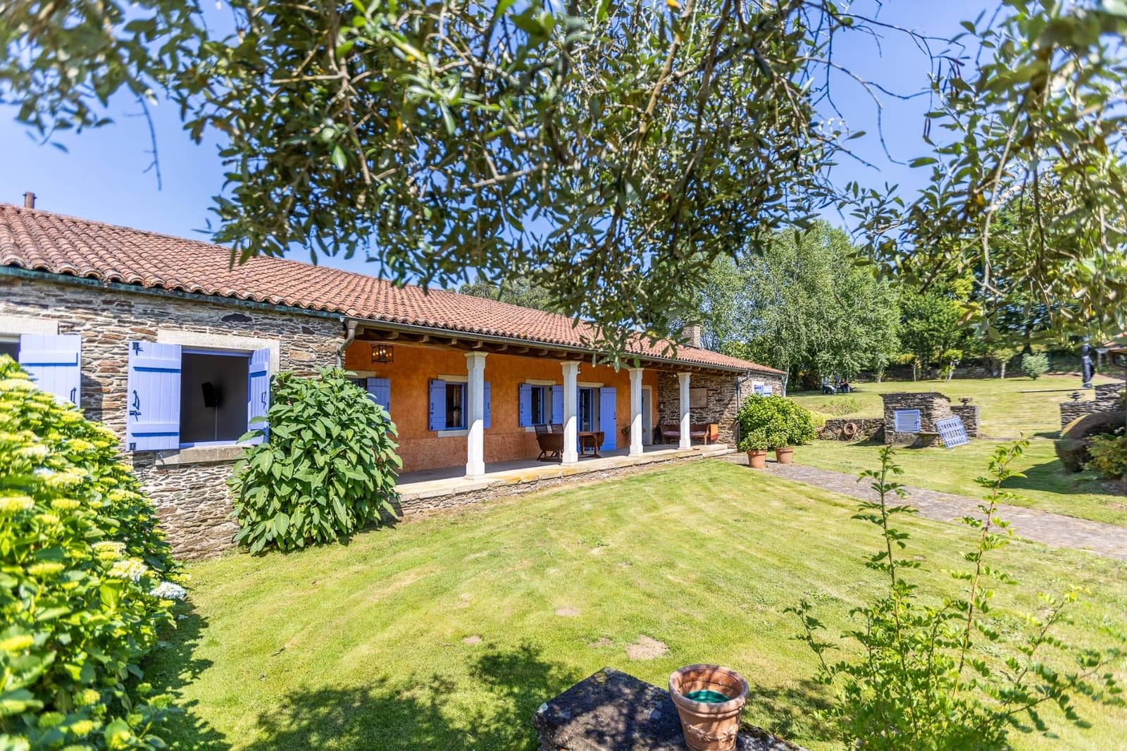 3 bedroom Villa for sale in O Pino with pool garage - € 550,000 (Ref: 9899020)