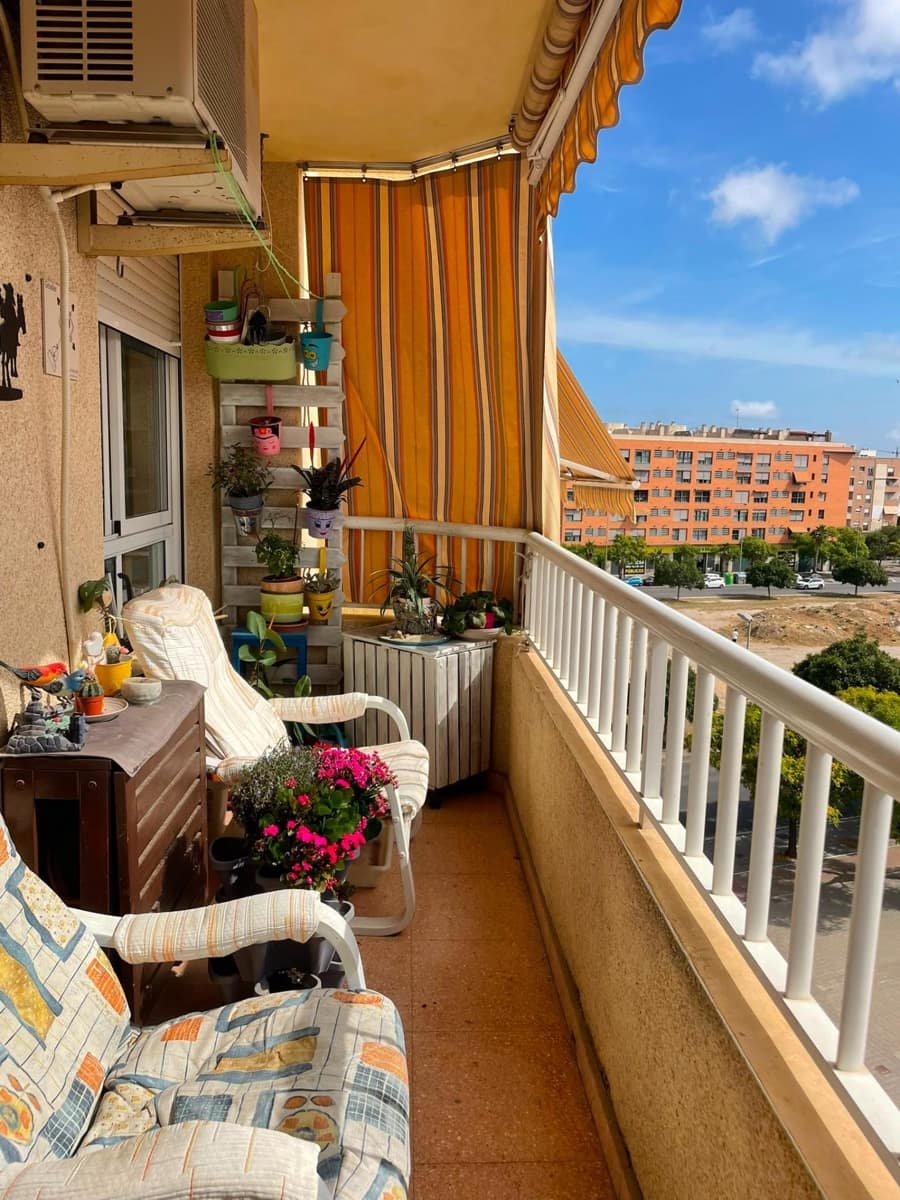 4 bedroom Flat for sale in Alicante / Alacant city with pool garage - € 298,000 (Ref: 9899022)