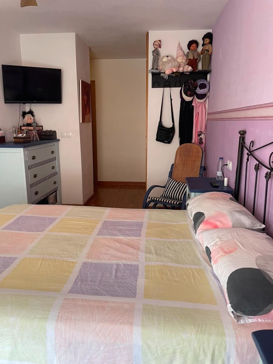4 bedroom Flat for sale in Alicante / Alacant city with pool garage - € 298,000 (Ref: 9899022)
