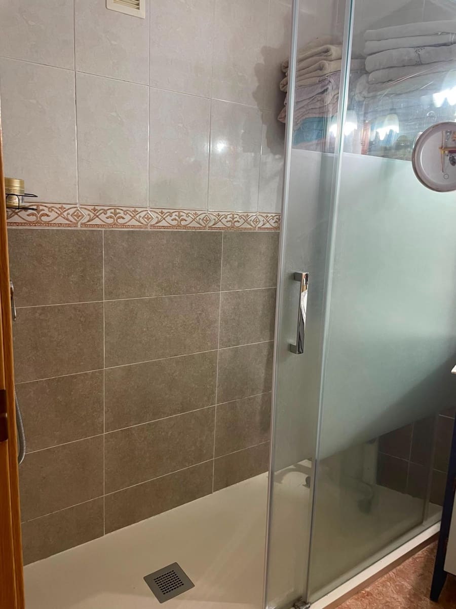 4 bedroom Flat for sale in Alicante / Alacant city with pool garage - € 298,000 (Ref: 9899022)