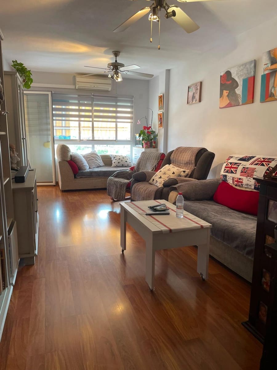 4 bedroom Flat for sale in Alicante / Alacant city with pool garage - € 298,000 (Ref: 9899022)