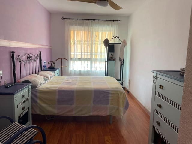 4 bedroom Flat for sale in Alicante / Alacant city with pool garage - € 298,000 (Ref: 9899022)