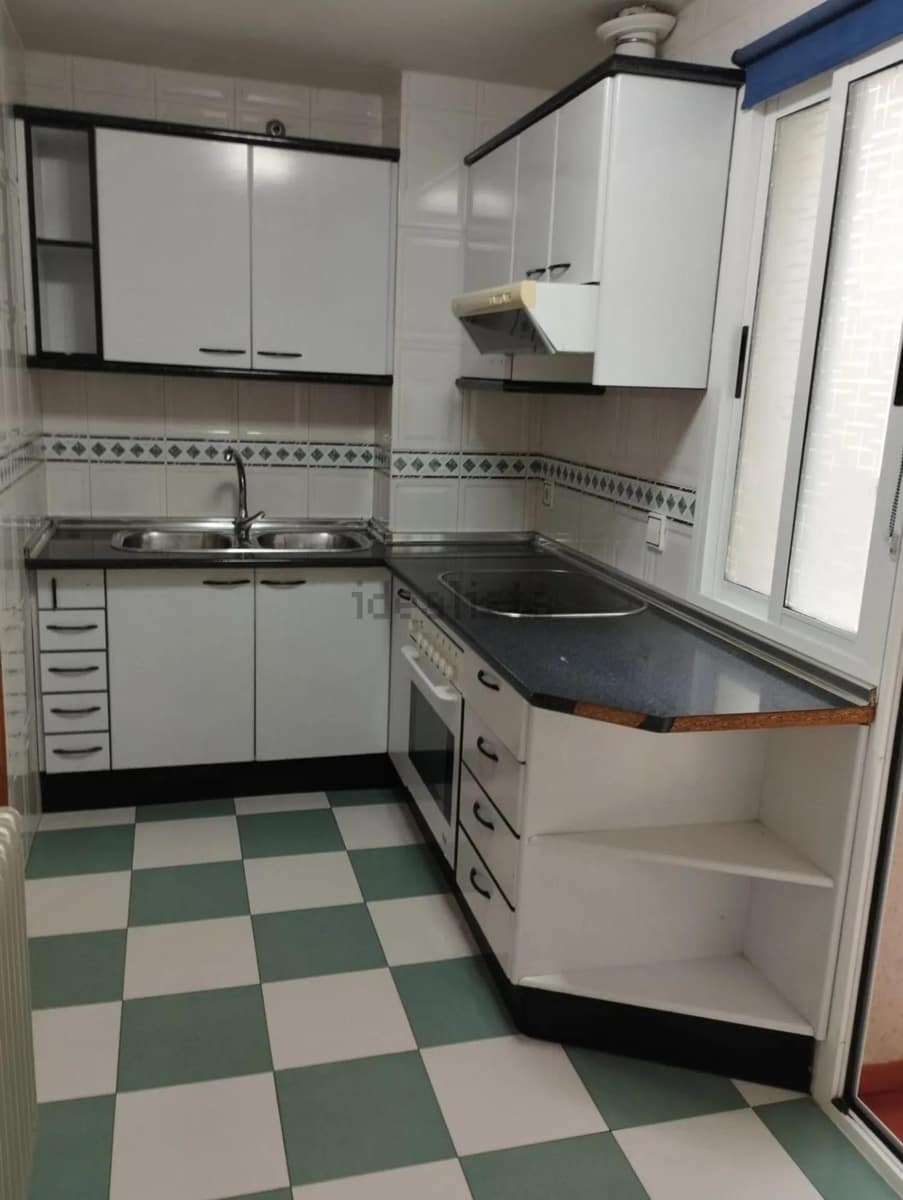 Piso de 2 habitaciones en Ciudad Real ciudad en venta con garaje - 175.000 € (Ref: 9903815)