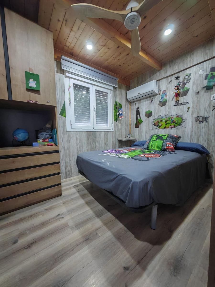 Chalet de 6 habitaciones en Villanueva de la Serena en venta con piscina garaje - 260.000 € (Ref: 9903816)
