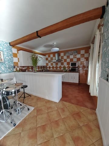 6 makuuhuone Huvila myytävänä paikassa Villanueva de la Serena mukana uima-altaan 
autotalli - 260 000 € (Ref: 9903816)