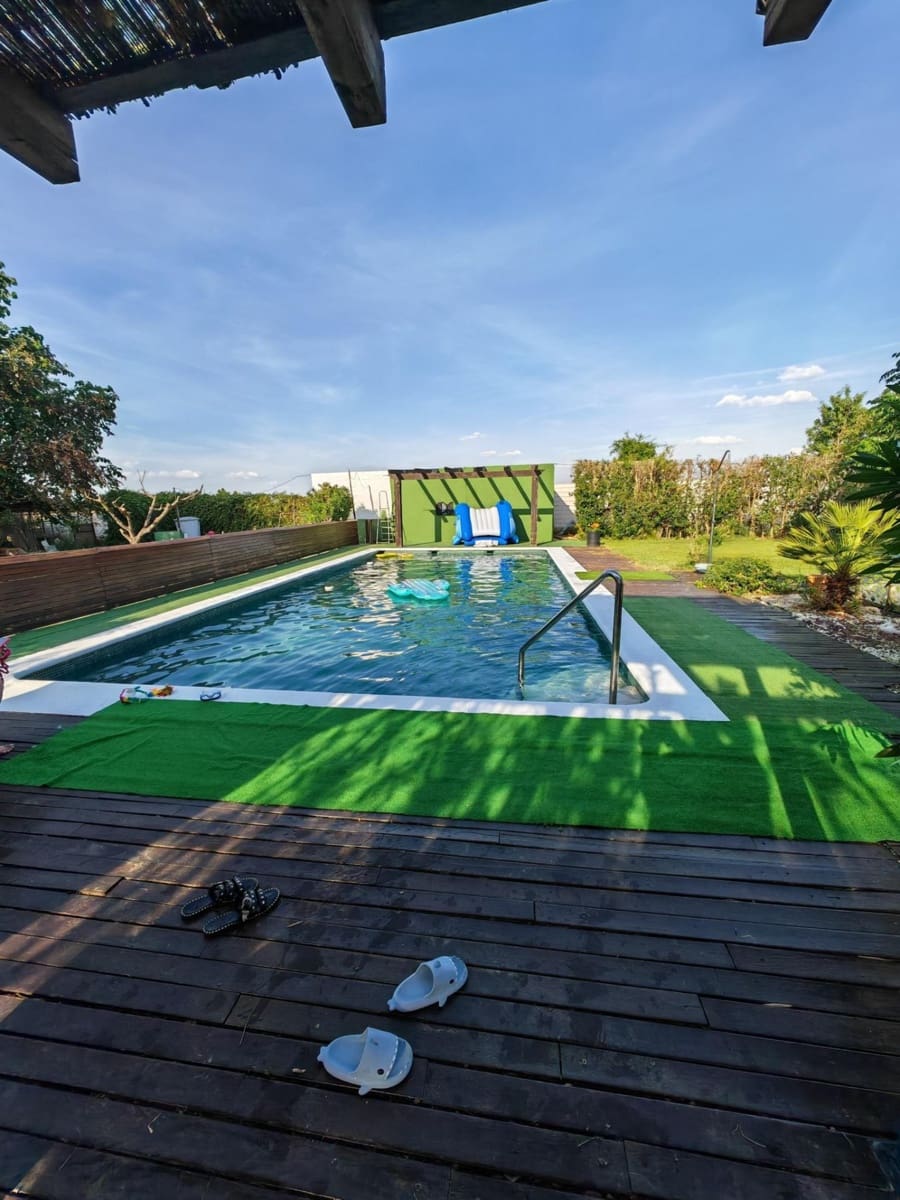 Chalet de 6 habitaciones en Villanueva de la Serena en venta con piscina garaje - 260.000 € (Ref: 9903816)