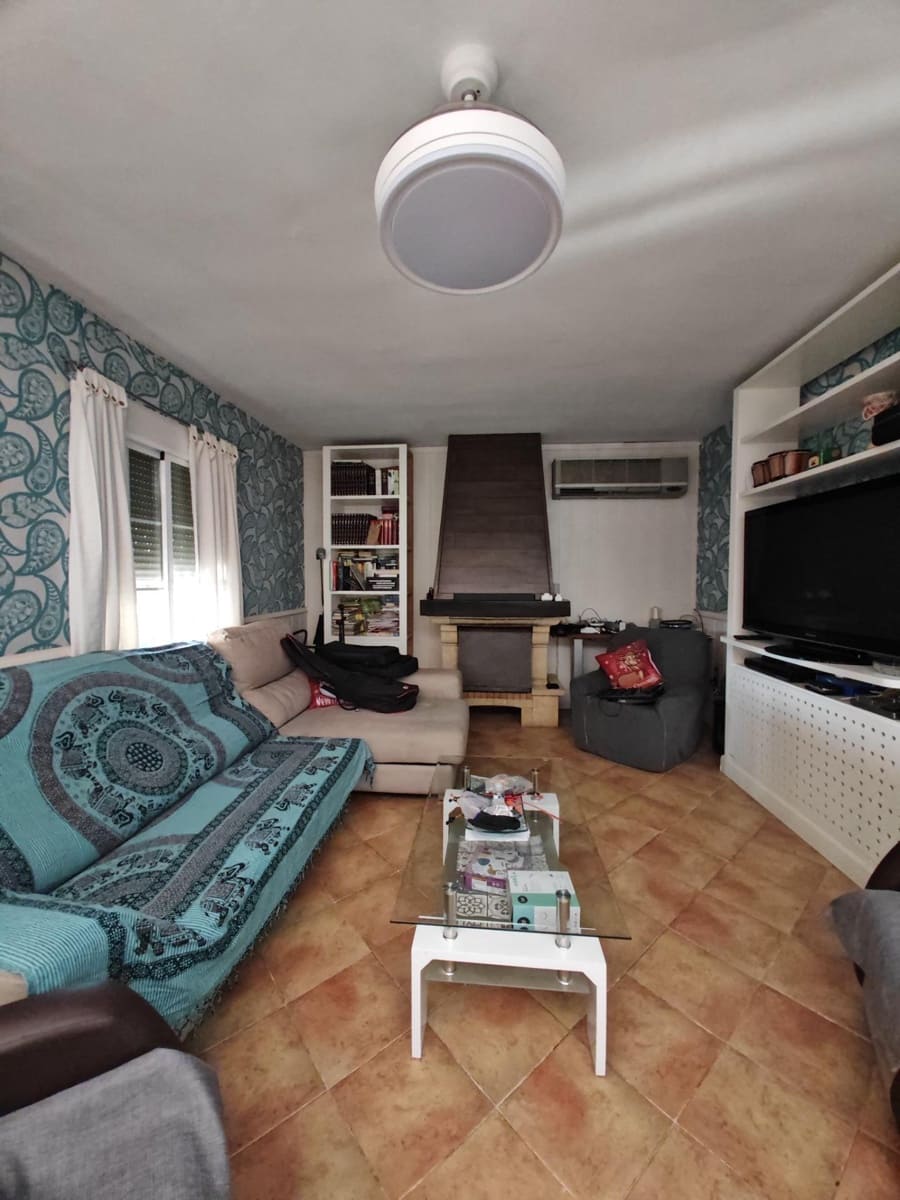 Chalet de 6 habitaciones en Villanueva de la Serena en venta con piscina garaje - 260.000 € (Ref: 9903816)