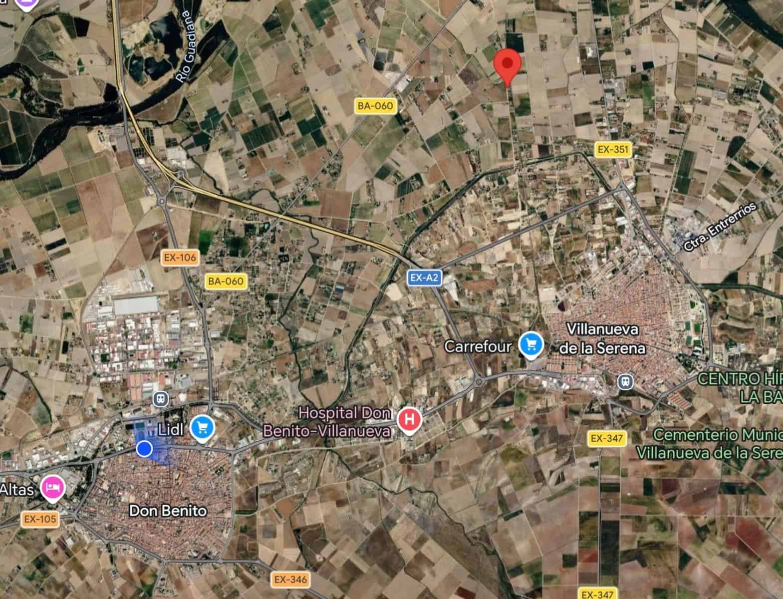 Chalet de 6 habitaciones en Villanueva de la Serena en venta con piscina garaje - 260.000 € (Ref: 9903816)