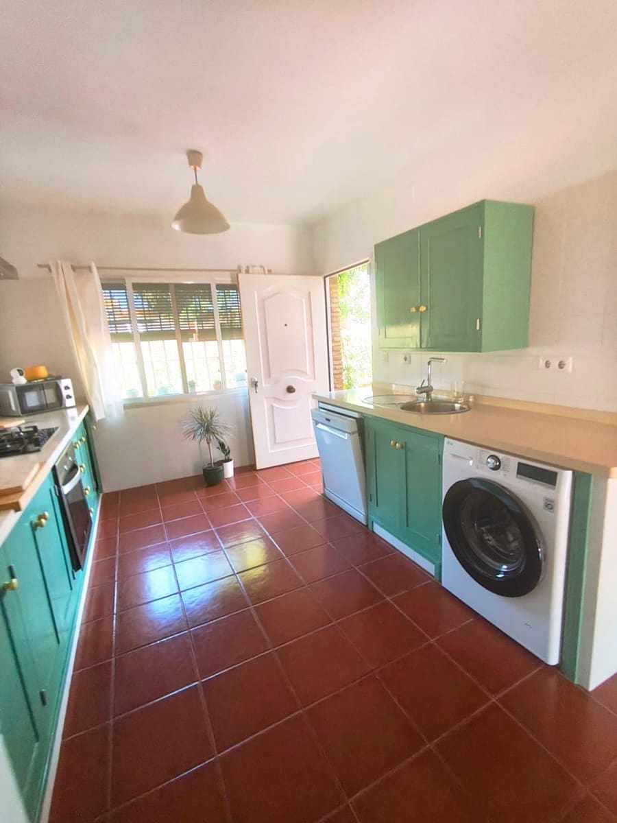 3 bedroom Villa for sale in Matalascanas - € 420,000 (Ref: 9908158)