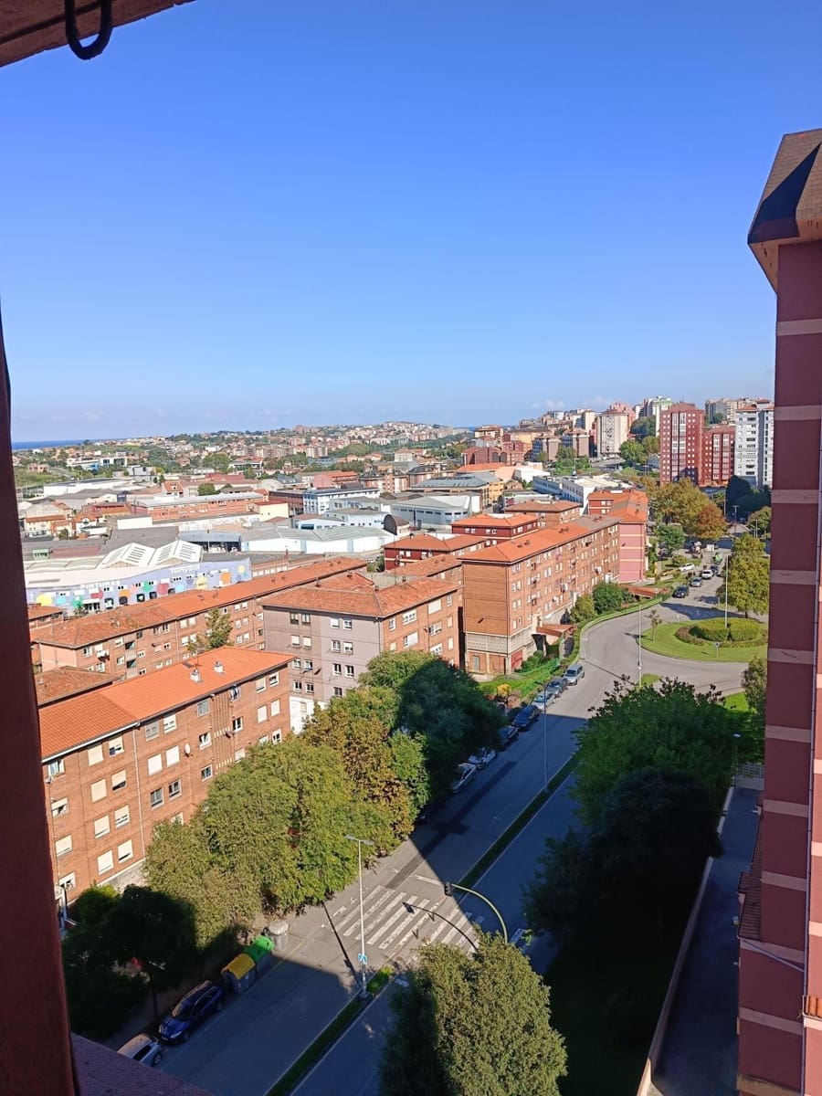 2 bedroom Flat for sale in Santander with garage - € 159,000 (Ref: 9911223)