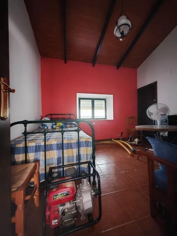 Chalet de 5 habitaciones en Hornachos en venta - 135.000 € (Ref: 9911224)