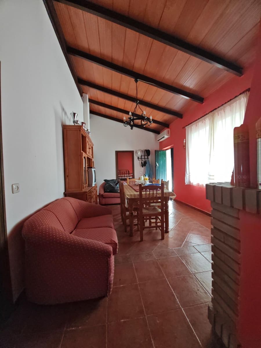 Chalet de 5 habitaciones en Hornachos en venta - 135.000 € (Ref: 9911224)