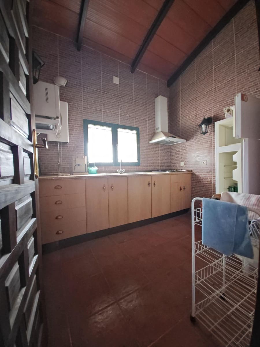 Chalet de 5 habitaciones en Hornachos en venta - 135.000 € (Ref: 9911224)