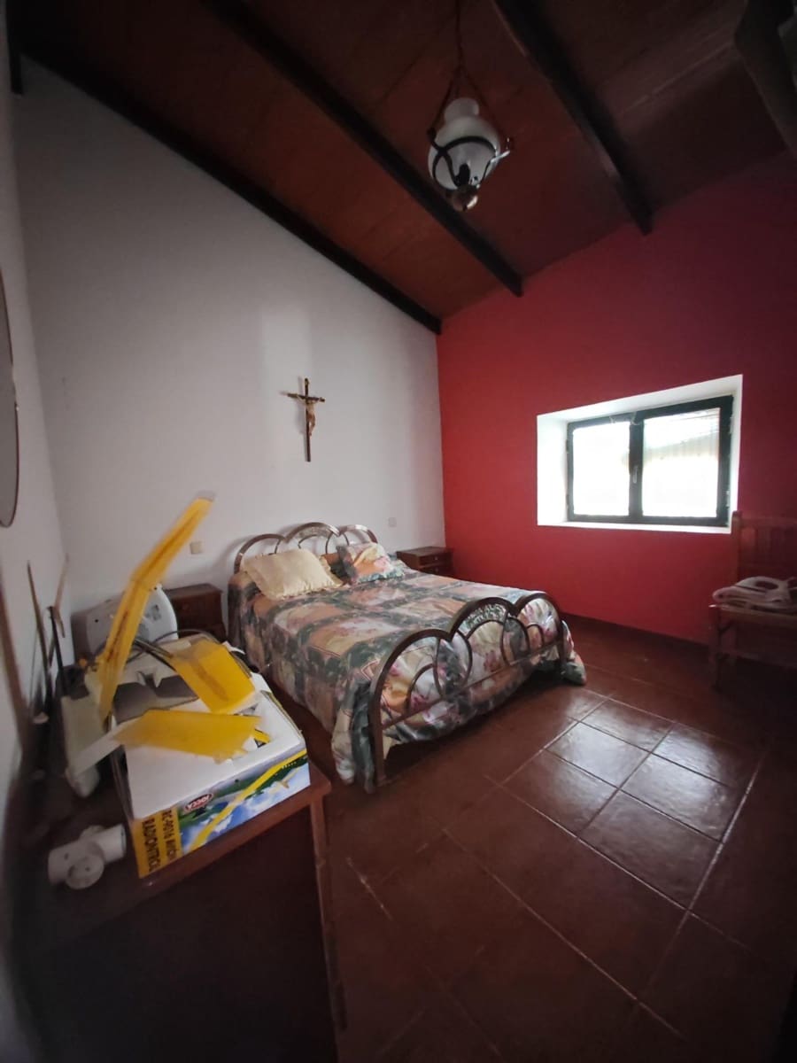 Chalet de 5 habitaciones en Hornachos en venta - 135.000 € (Ref: 9911224)