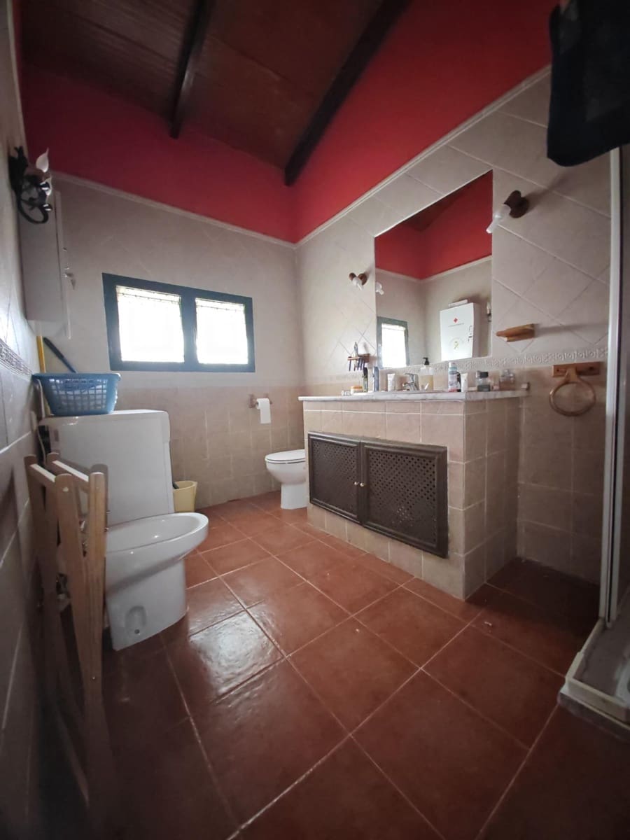 Chalet de 5 habitaciones en Hornachos en venta - 135.000 € (Ref: 9911224)