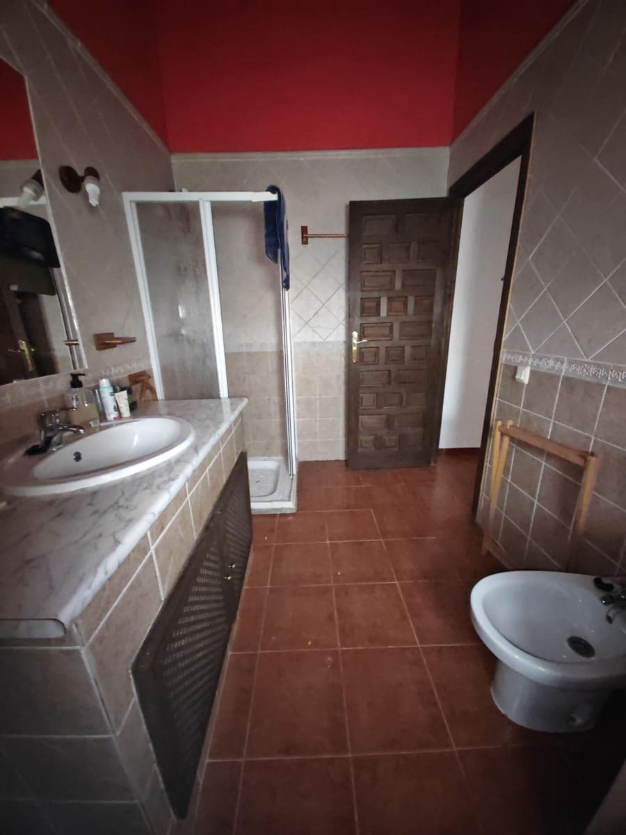 Chalet de 5 habitaciones en Hornachos en venta - 135.000 € (Ref: 9911224)