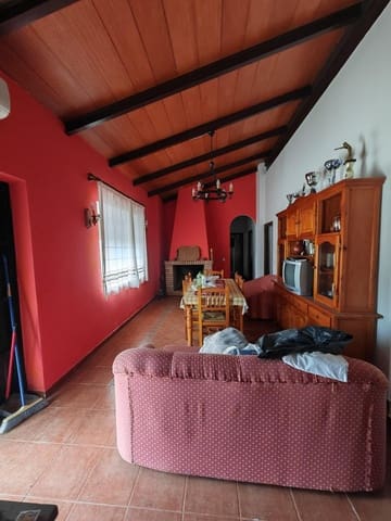 Chalet de 5 habitaciones en Hornachos en venta - 135.000 € (Ref: 9911224)