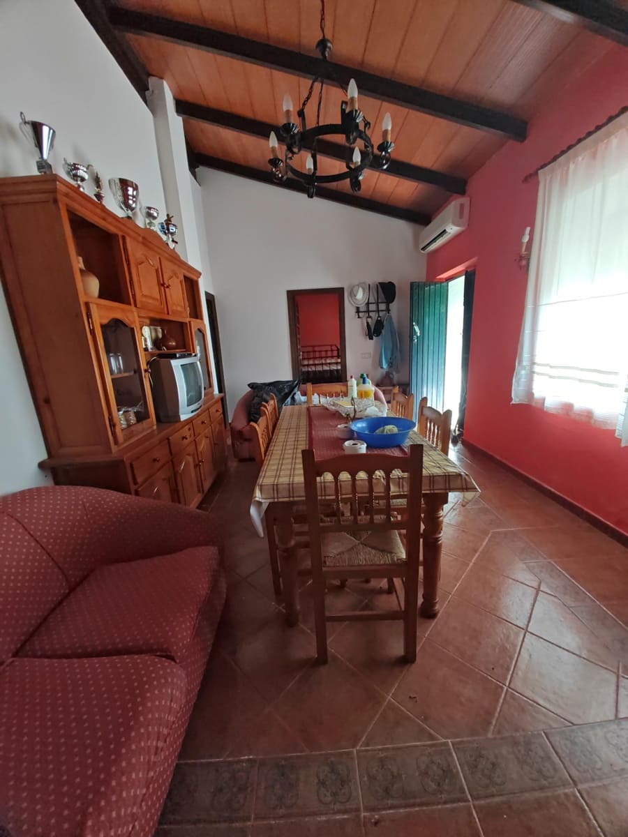 Chalet de 5 habitaciones en Hornachos en venta - 135.000 € (Ref: 9911224)
