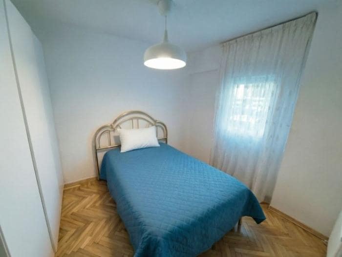 Piso de 2 habitaciones en Madrid ciudad en venta - 235.000 € (Ref: 9911225)