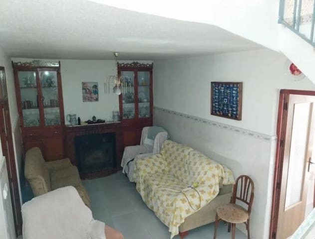 5 Zimmer Wohnung zu verkaufen in Albudeite - 74.000 € (Ref: 9916039)
