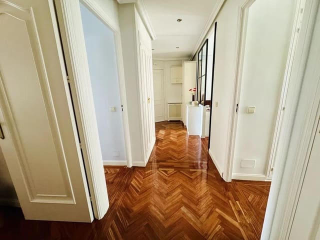3 slaapkamer Flat te koop in Goya, Madrid stad met garage - € 935.000 (Ref: 9920598)