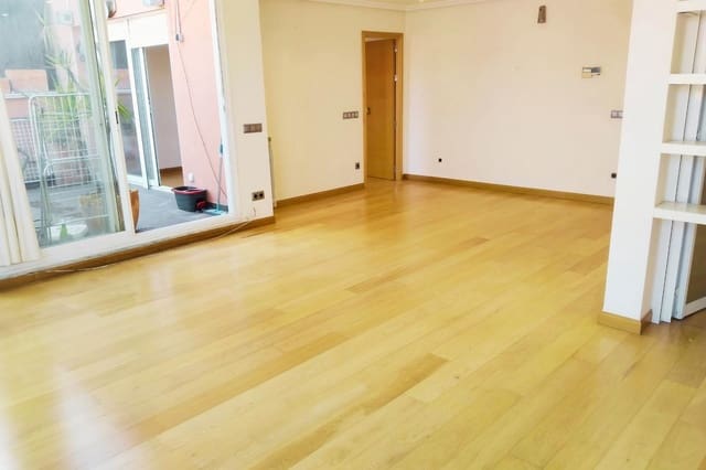 Penthouse de 2 chambres à louer à Prosperidad, Madrid ville - 2 325 € (Ref: 9920599)