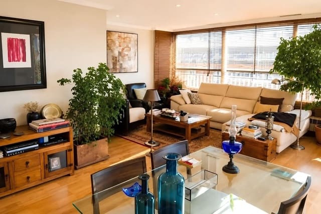 Penthouse de 2 chambres à louer à Prosperidad, Madrid ville - 2 325 € (Ref: 9920599)