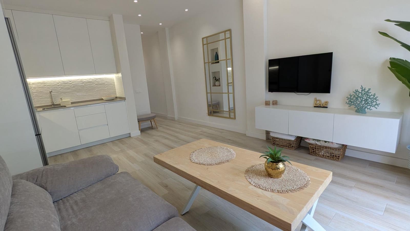 1 bedroom Flat for rent in Las Palmas de Gran Canaria - € 1,200 (Ref: 9922523)