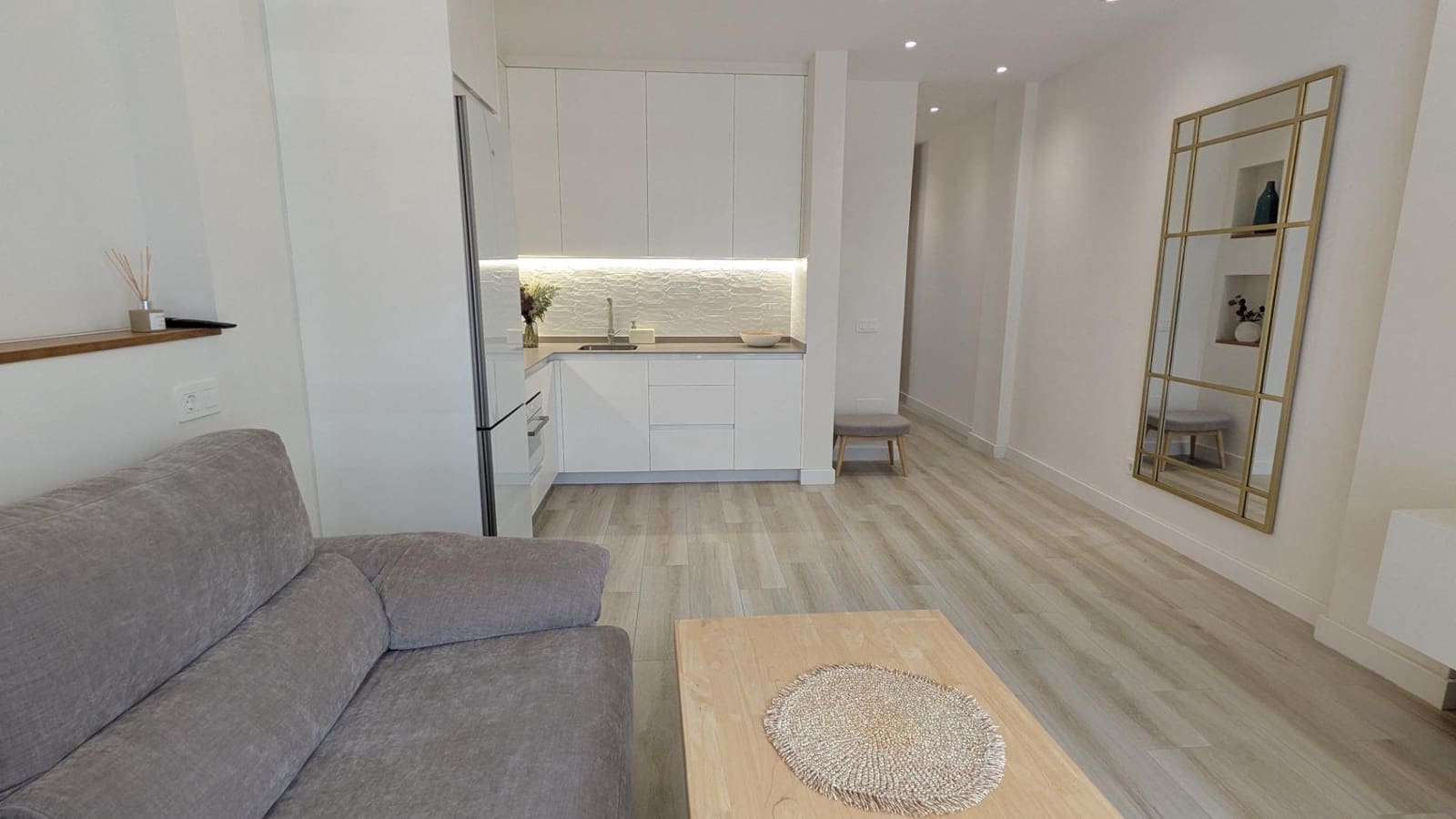 1 bedroom Flat for rent in Las Palmas de Gran Canaria - € 1,200 (Ref: 9922523)