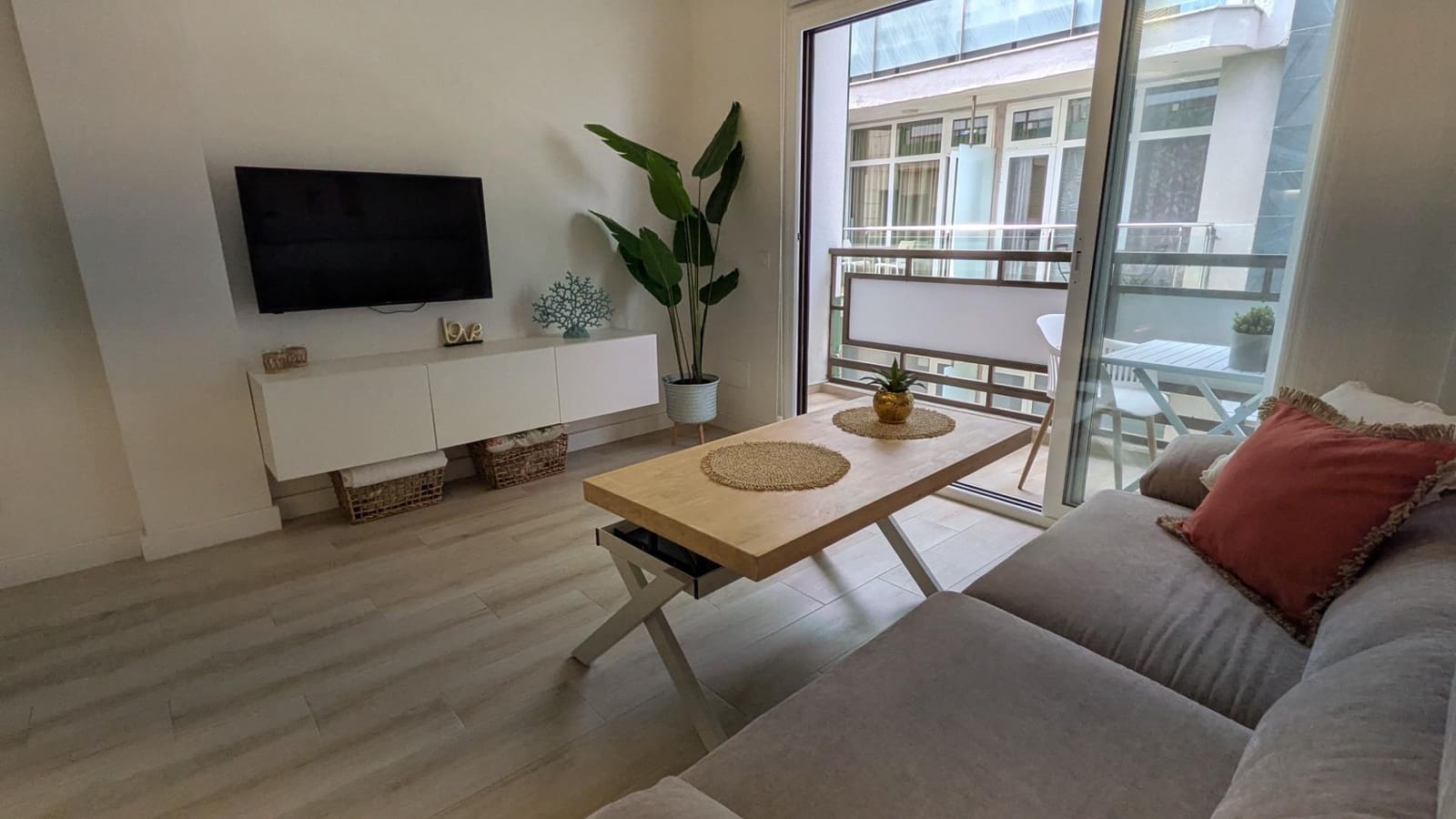 1 bedroom Flat for rent in Las Palmas de Gran Canaria - € 1,200 (Ref: 9922523)