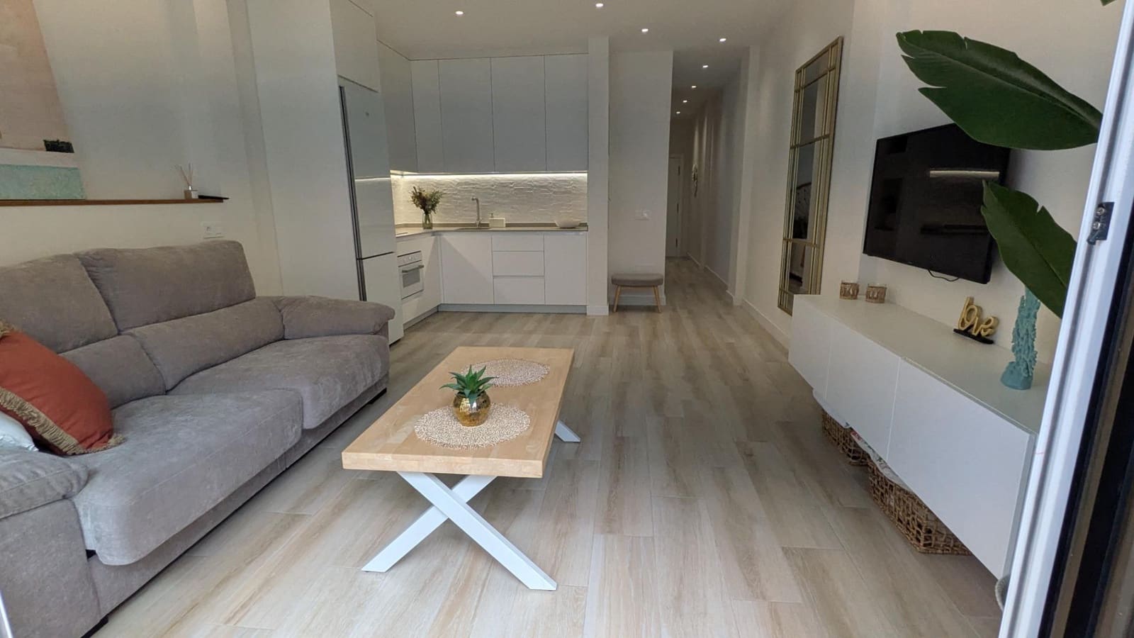 1 bedroom Flat for rent in Las Palmas de Gran Canaria - € 1,200 (Ref: 9922523)
