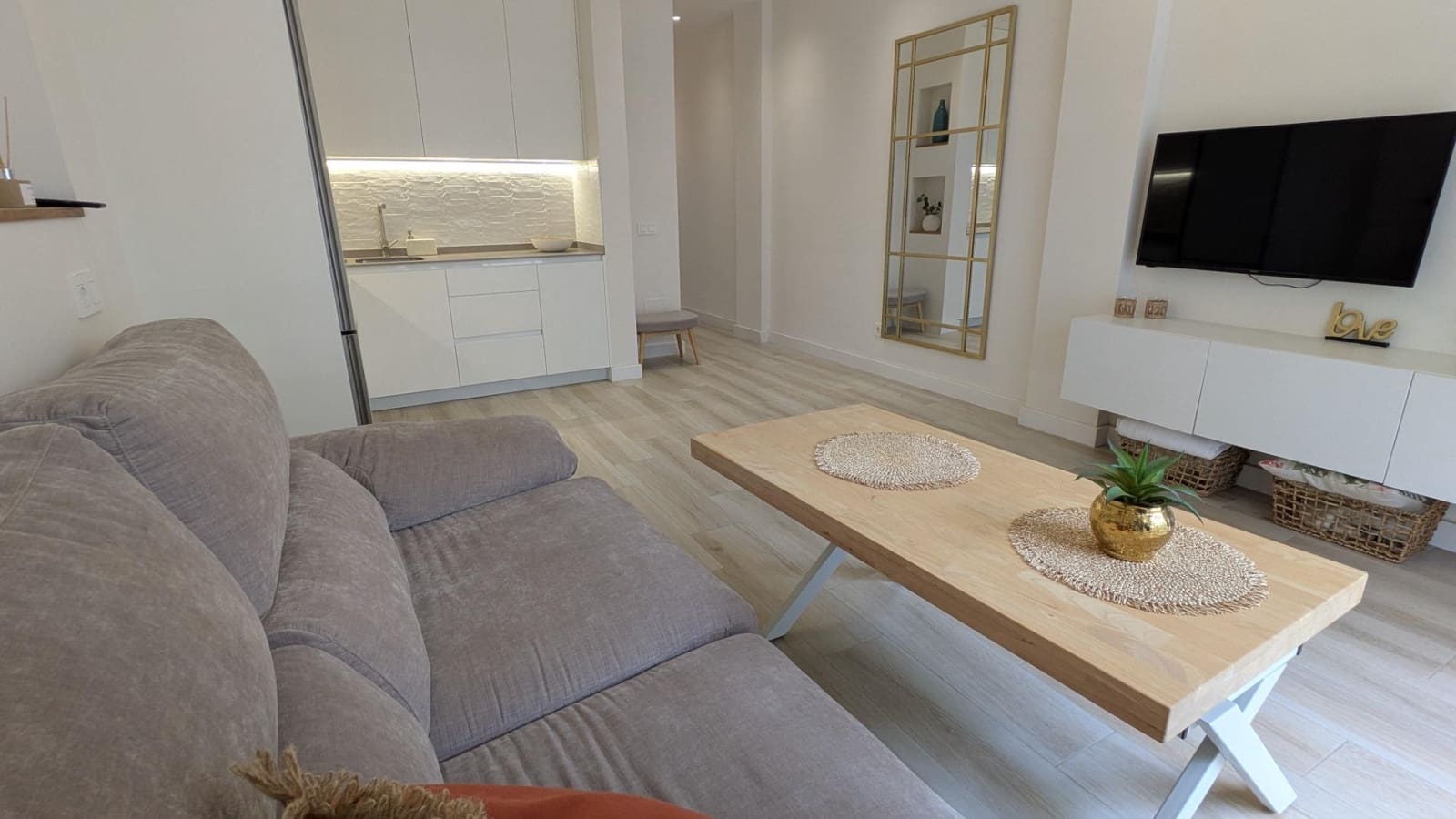 1 bedroom Flat for rent in Las Palmas de Gran Canaria - € 1,200 (Ref: 9922523)
