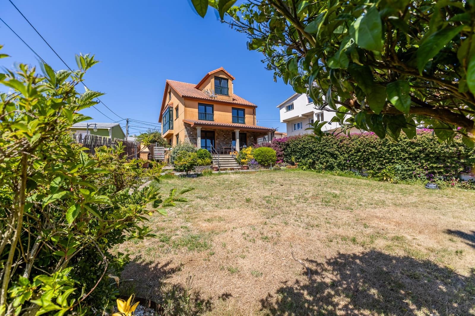 4 bedroom Villa for sale in Oleiros - € 885,000 (Ref: 9922524)