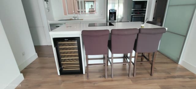3 sovrum Lägenhet att hyra i Centro, Las Palmas de Gran Canaria med garage - 1 700 € (Ref: 9924738)