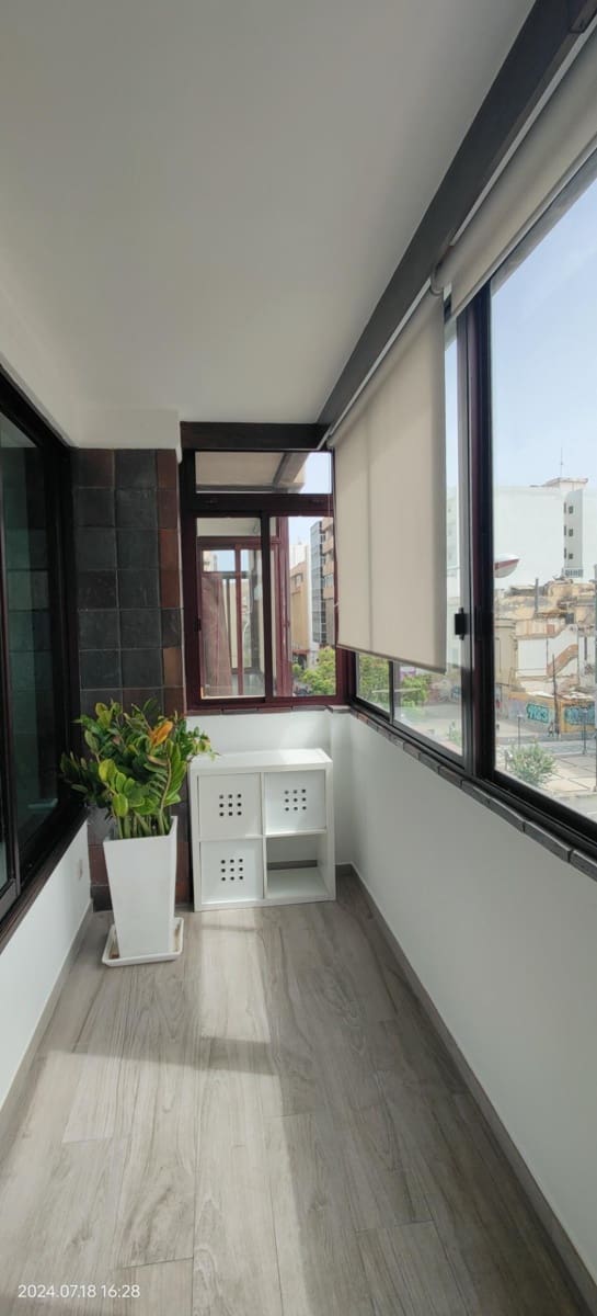 3 sovrum Lägenhet att hyra i Las Palmas de Gran Canaria med garage - 1 700 € (Ref: 9924738)
