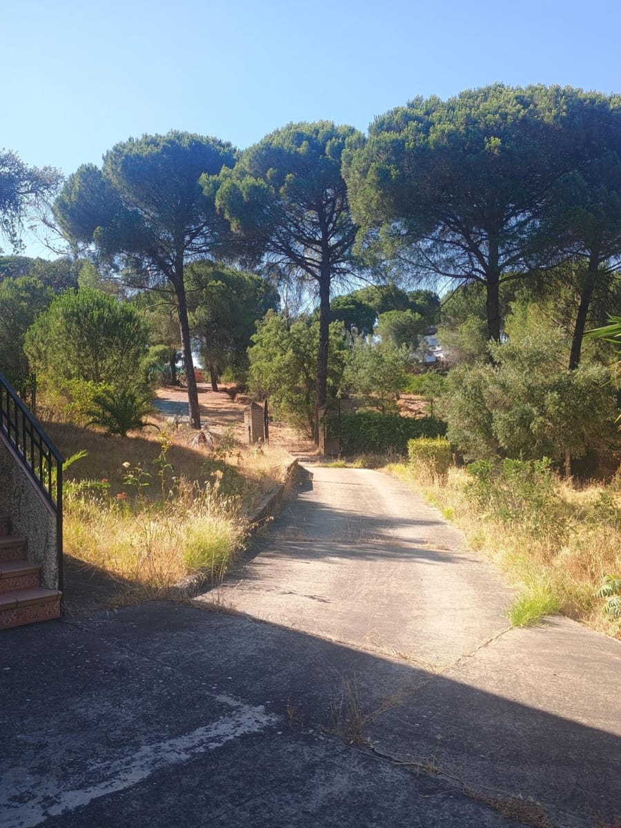 8 bedroom Finca/Country House for sale in Valverde del Camino - € 190,590 (Ref: 9934373)