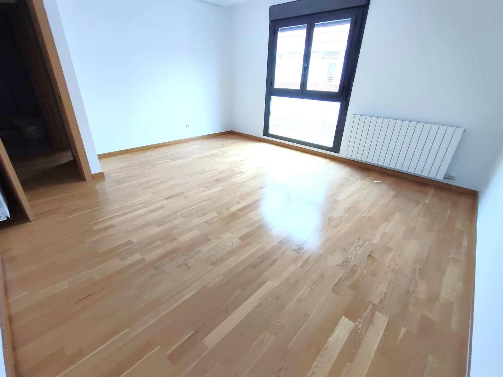 3 bedroom Apartment for sale in Villamediana de Iregua - € 199,000 (Ref: 9936546)