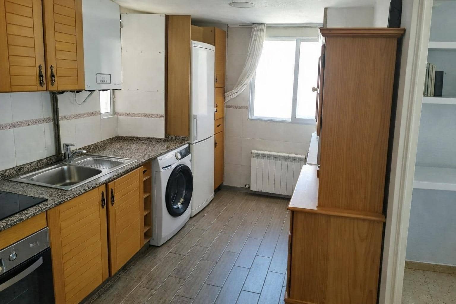 3 sovrum Lägenhet till salu i Alicante stad med pool garage - 180 000 € (Ref: 9936548)
