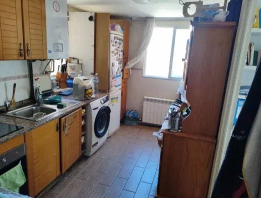 3 sovrum Lägenhet till salu i Alicante stad med pool garage - 180 000 € (Ref: 9936548)