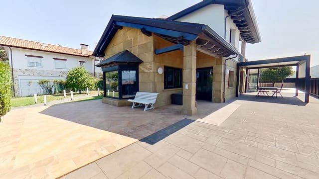 4 soveværelse Villa til salg i Berango med swimmingpool garage - € 1.699.990 (Ref: 9940328)